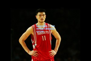 从抗拒到传承，一位老将的觉醒与篮球智慧的无声流淌